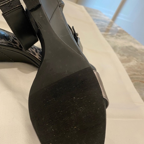 K&M strapped Sandals - Picture 6 of 6